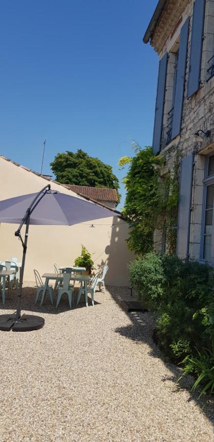 Bed and Breakfast La Cour Saint Louis Castelnau-Montratier Zewnętrze zdjęcie